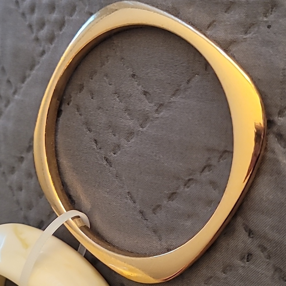 Bracelets - Picture 5 of 6